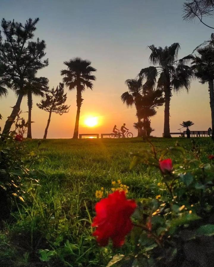 Orbi City Batumi With Sea View ภายนอก รูปภาพ